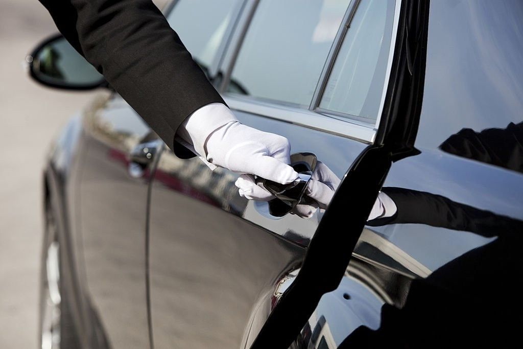 chauffeur, chauffeur service dubai, chauffeur driver, chauffeur service, luxury chauffeur service dubai, private chauffeur, dubai chauffeur service, chauffeur service in dubai.