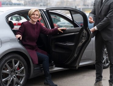 chauffeur, chauffeur service dubai, chauffeur driver, chauffeur service, luxury chauffeur service dubai, private chauffeur, dubai chauffeur service, chauffeur service in dubai.